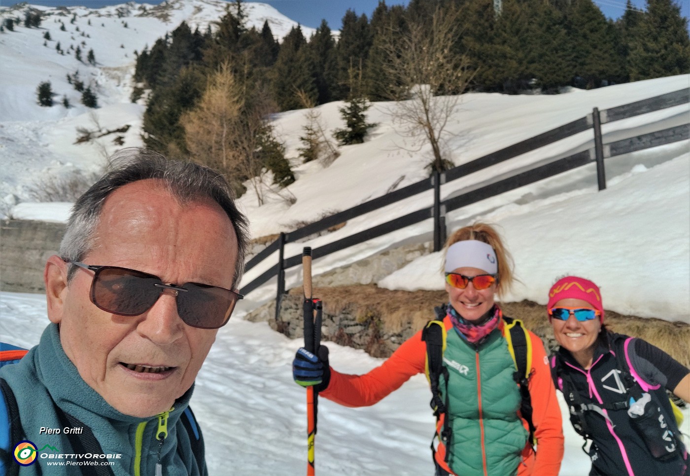 32 Ci sta un bel selfie con Barbara e amica!.jpg